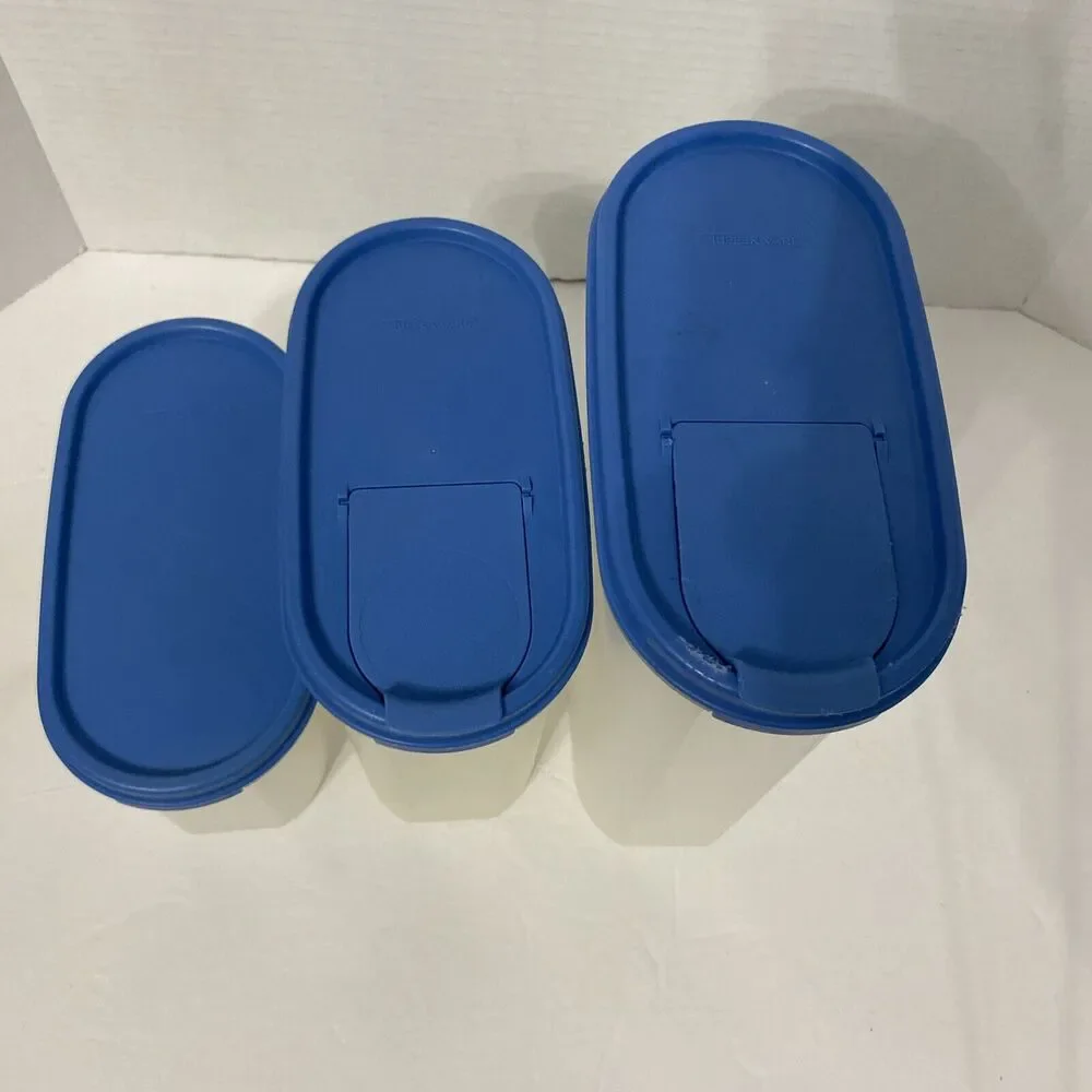 Lot of 3 pieces of Tupperware with lids Cornflower Blue 4-3/4C 7-1/4C 9-3/4C
